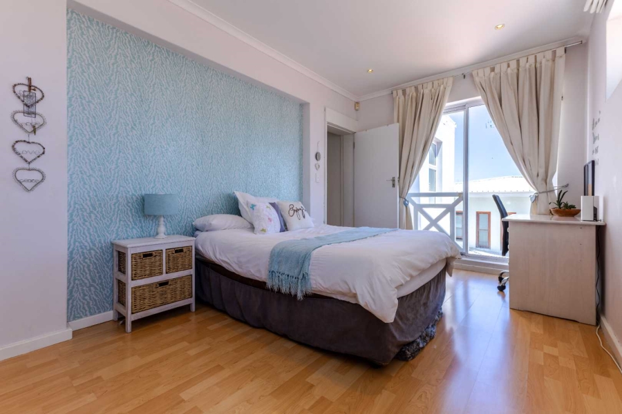 To Let 4 Bedroom Property for Rent in Fresnaye Western Cape